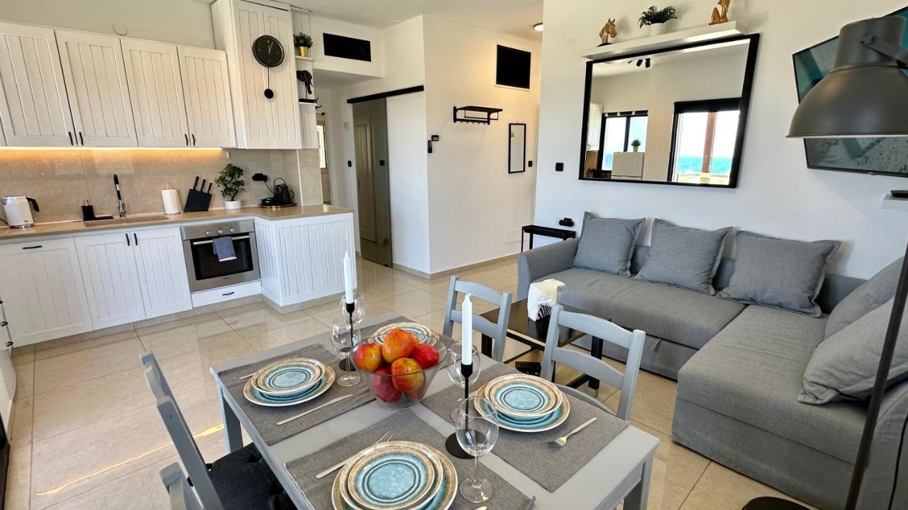 Gw951 Gugel Waves Amazing Seaview Apartments 나하리야 외부 사진